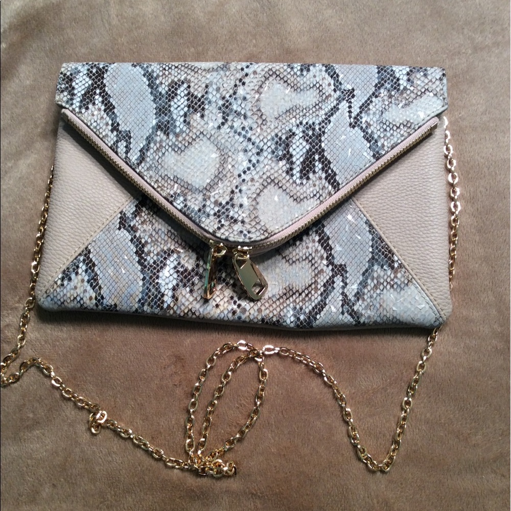 CHIC SNAKESKIN EMBOSSED CLUTCH